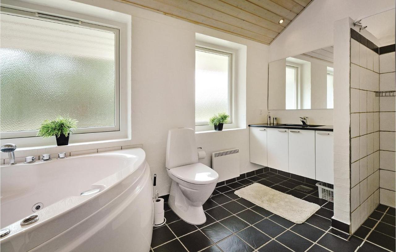 7 Bedroom Stunning Home In Herning Kølkær Bagian luar foto